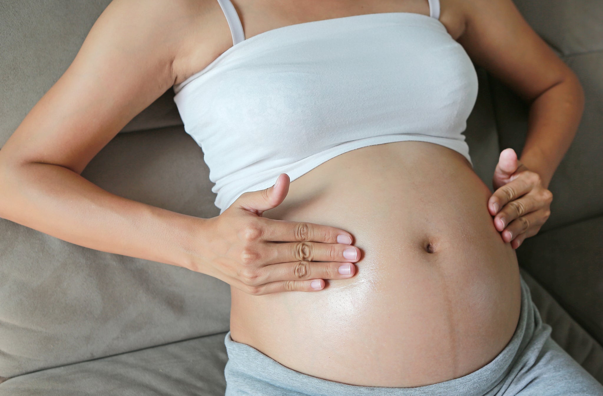 Stretch Marks & Pregnancy (and tips on avoiding them even with a genetic predisposition)